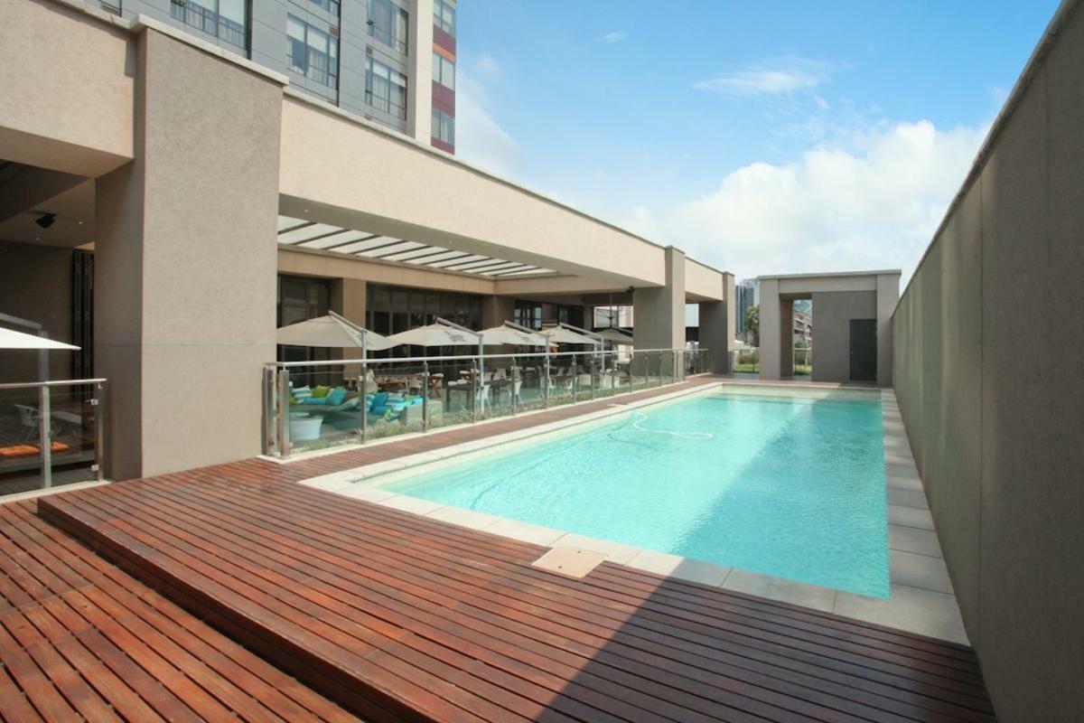 Sandton Skye Suites Йоханнесбург Экстерьер фото