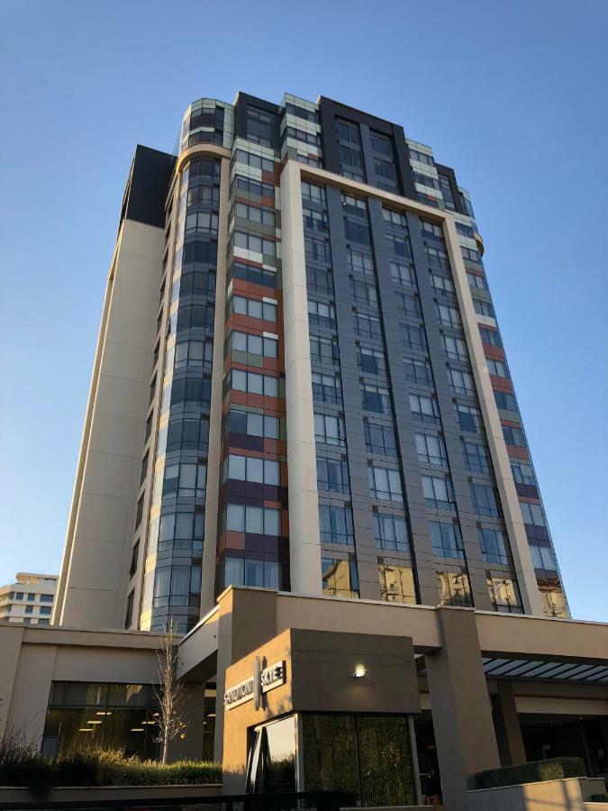 Sandton Skye Suites Йоханнесбург Экстерьер фото