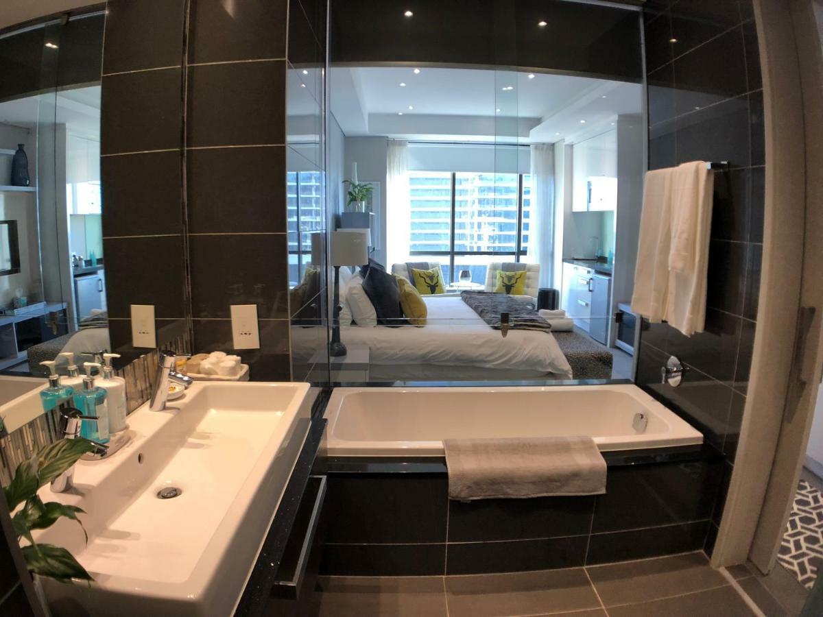 Sandton Skye Suites Йоханнесбург Экстерьер фото